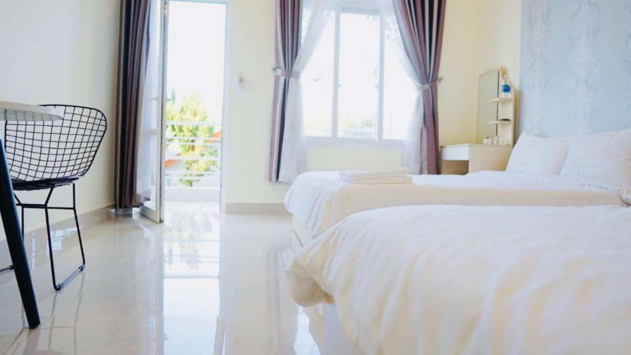 Thiết kế ph&ograve;ng giường đ&ocirc;i tại Berry Valley Homestay Đ&agrave; Lạt 